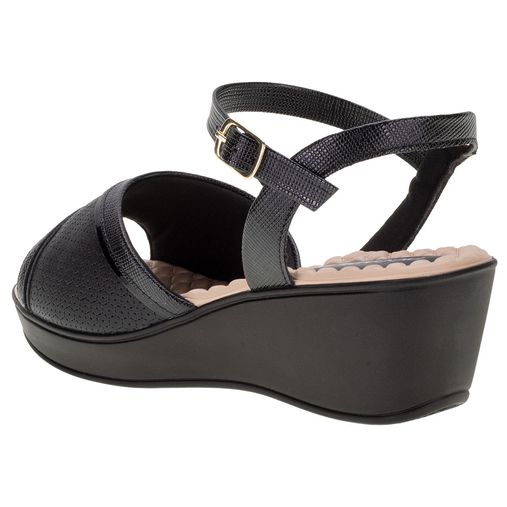 Calçados femininos pretos, anabela da loja Clovis.com.br - GLAMI